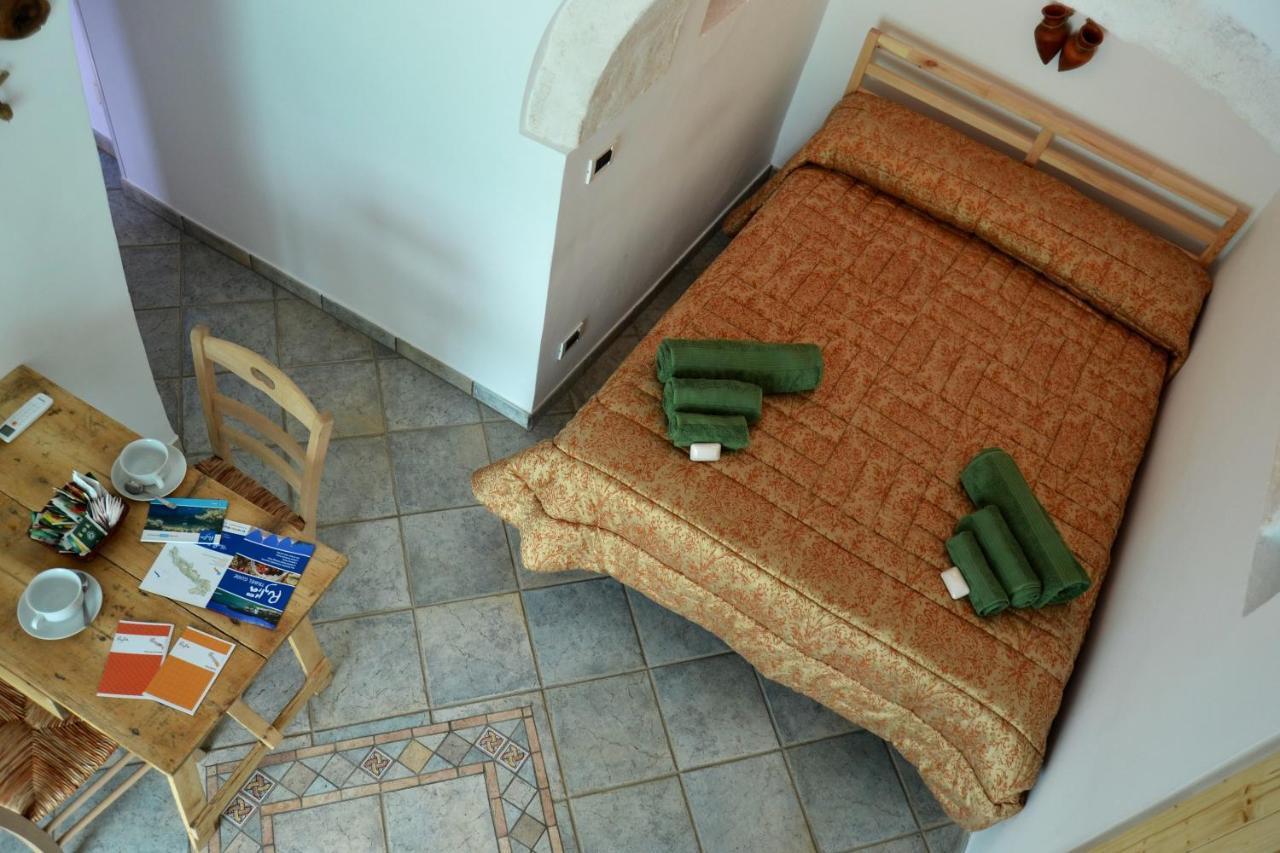 Bed and Breakfast Trullo Al Monte Ceglie Messapica Exterior foto