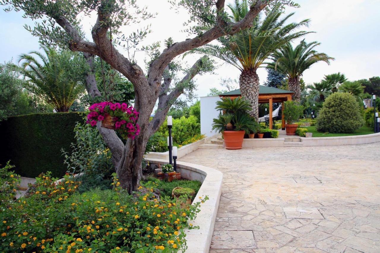 Bed and Breakfast Trullo Al Monte Ceglie Messapica Exterior foto