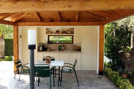 Bed and Breakfast Trullo Al Monte Ceglie Messapica Exterior foto